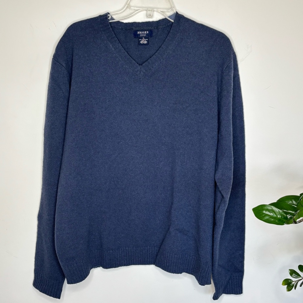 Brooks Sport 100% Lambswool Classic Navy Blue V-Neck  Knit Sweater Mens XL BNC1